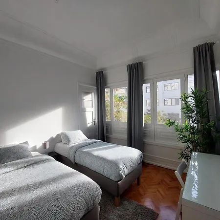 Cabralus * ליסבון